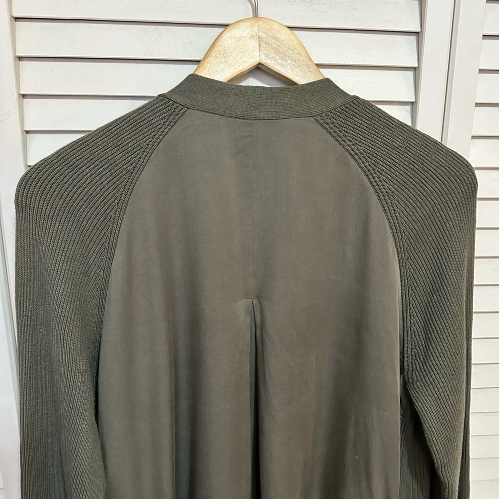 Lululemon Still at Ease Wrap, Size 8, Gray Sage
